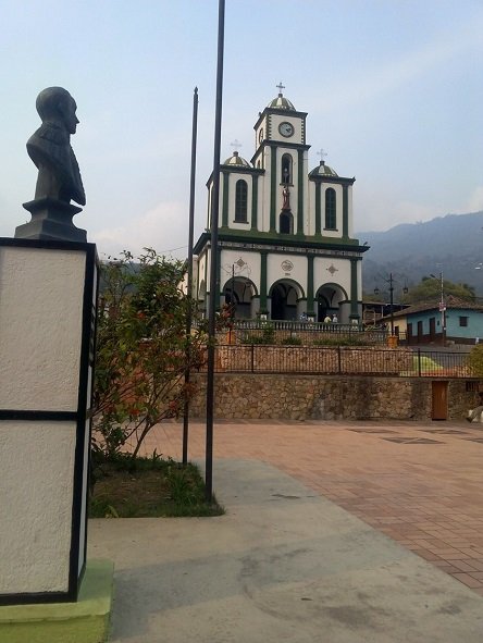 Reto Steemit Lugares Venezuela Dia 4 Iglesia San Antonio Chiguara.jpg