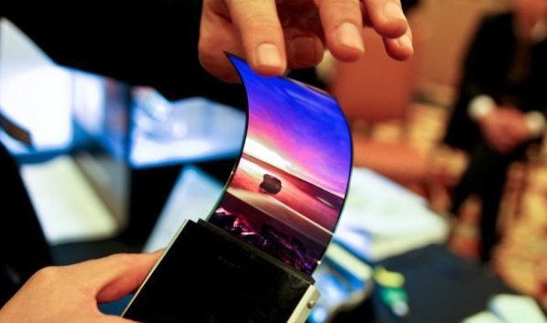 samsung-flexible-amoled-bendy-display-01.jpg