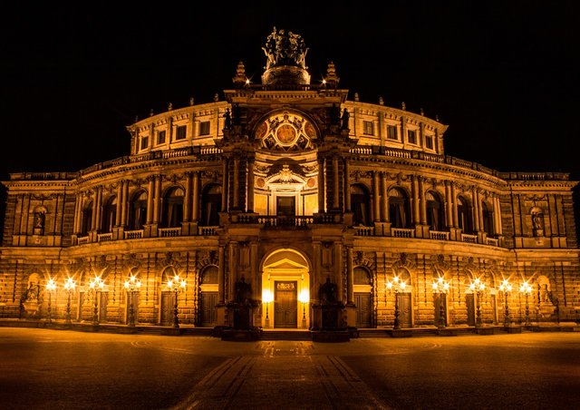 dresden-2306937_1280.jpg