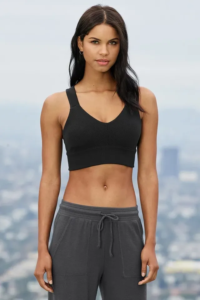 Comfortable-Sports-Bra-Alo-Emulate-Bra.webp