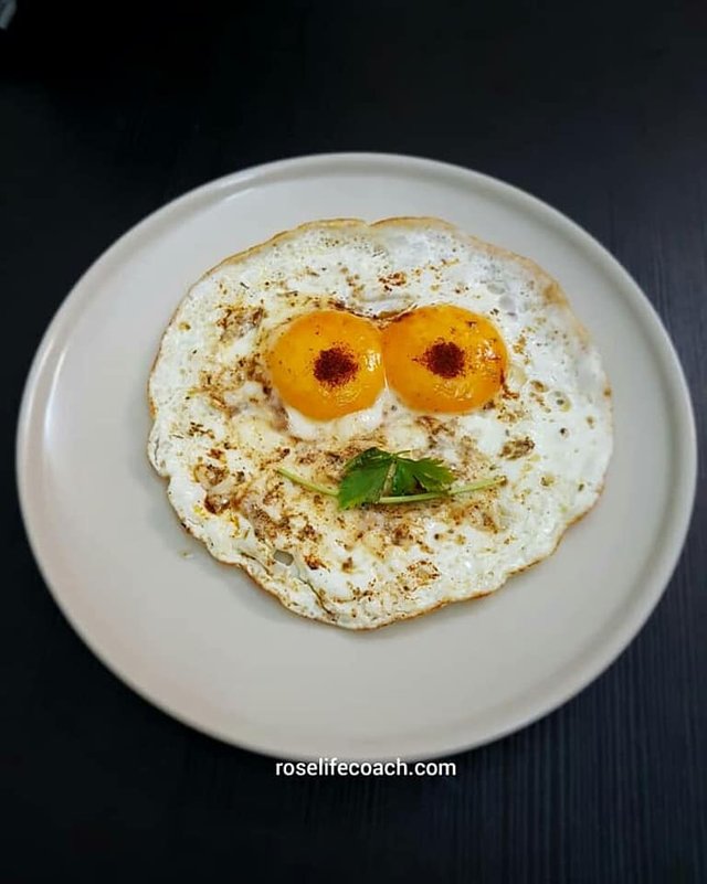 Eggs02.jpg