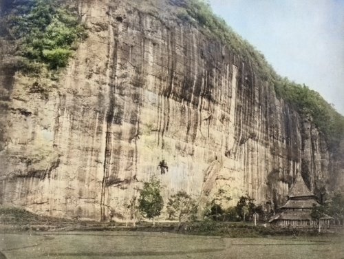 Surau di Payakumbuh, 1880. Stoop. Colorized..jpg