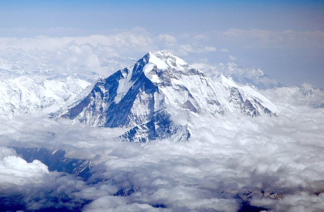 Dhaulagiri_-_view_from_aircraft.jpg