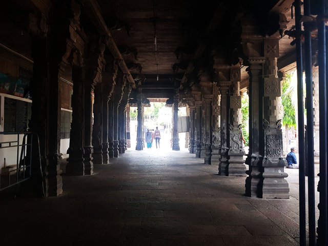 6.Stone colonnade marundeeswar thiruvanmiyur.jpg
