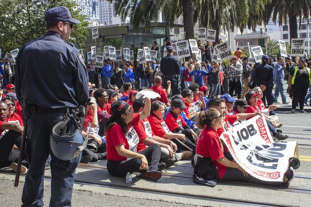 labor-day-protest-g95ee16509_1920.jpg