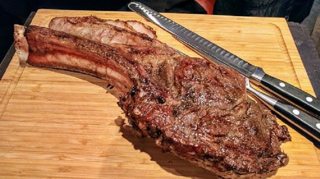 bone-in-tomahawk-steak.jpg