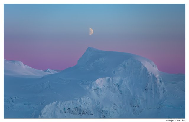 Hvannadalshnjukur-Moon-Iceland.jpg