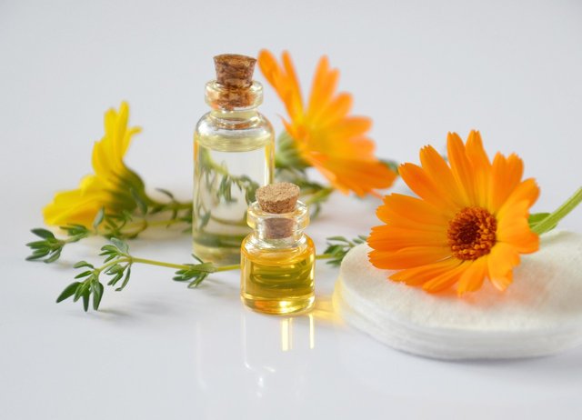 essential-oils-2738555_1280.jpg