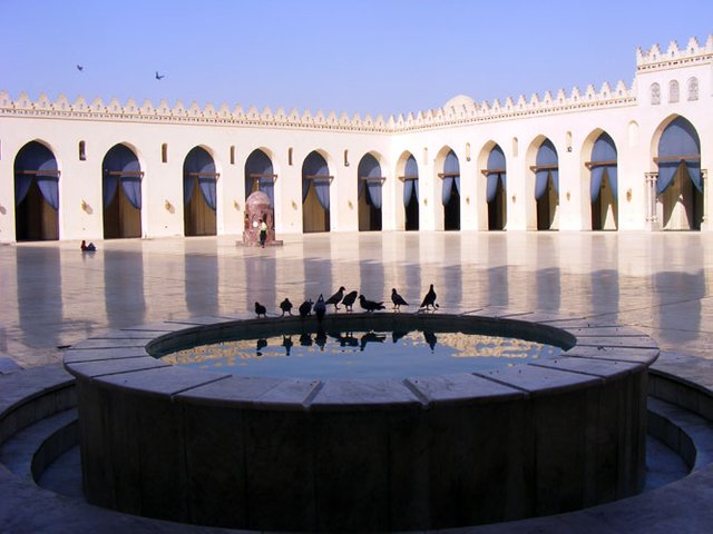 inside the mosque of Al Hakim.jpg