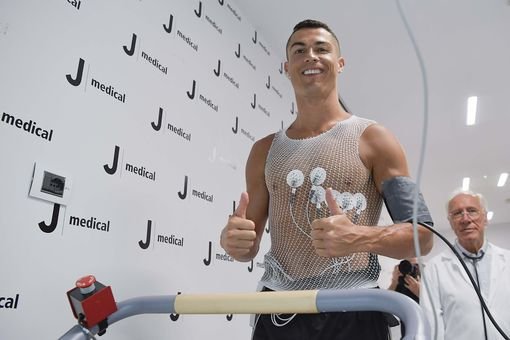 Juventus-Cristiano-Ronaldo-Day-1.jpg