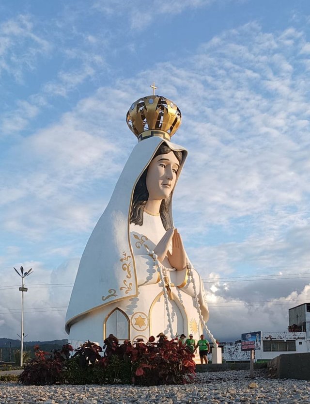 Monumento Virgen del valle.jpg