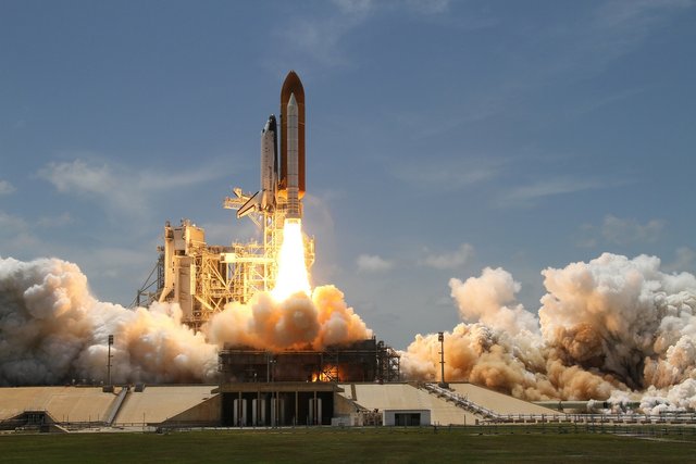 rocket-launch-67723_1920.jpg