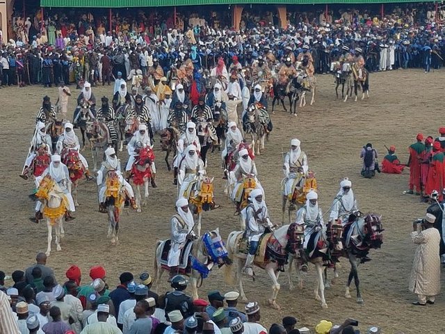 Horsemen_during_the_September_2016_Durbar_in_Kano_-_4.jpg