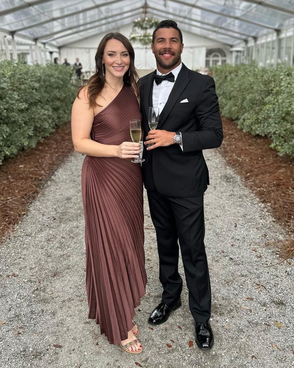 stars-who-got-married-on-new-years-eve-pics-Bubba-Wallace-and-Amanda-Carter.jpg