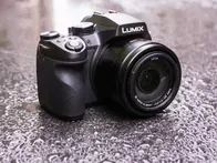 panasonic-lumix-fz300-01.jpg