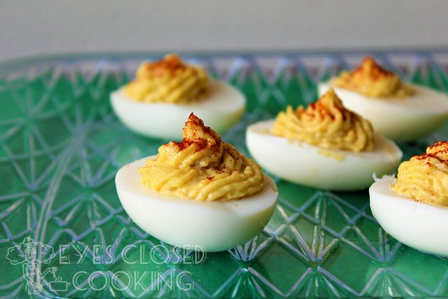 Eyes-Closed-Cooking-Deviled-Eggs-Recipe---07.jpg