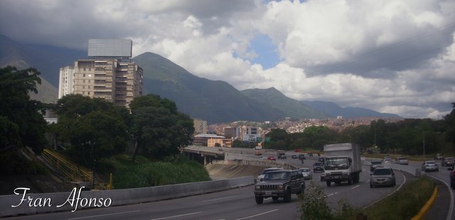 Caracas desde la Autopista by Fran Afonso 10.jpg