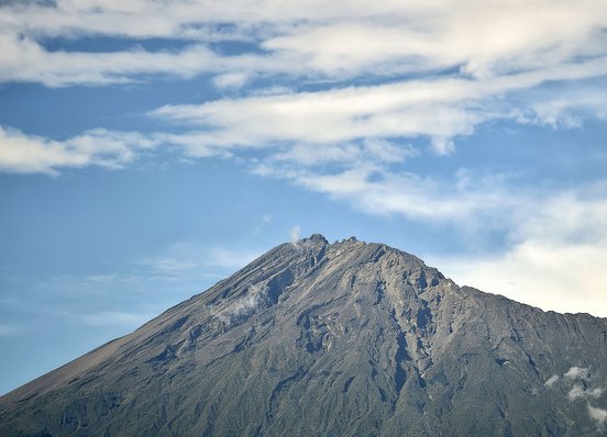 Paradies-Safaris-Bergbesteigung-Mount-Meru-Tansania-Wandern-Afrika.jpg