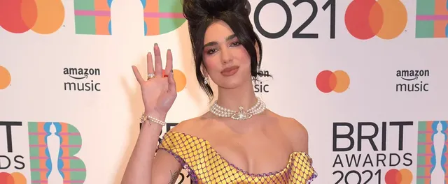 dua-lipa-deep-french-manicure.webp