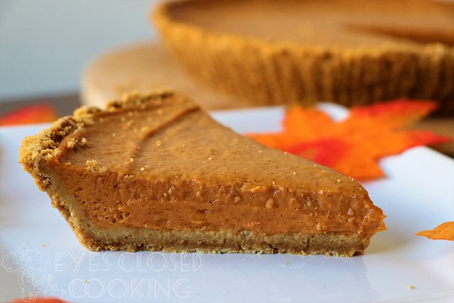 EyesClosedCooking_PumpkinPie_02.jpg