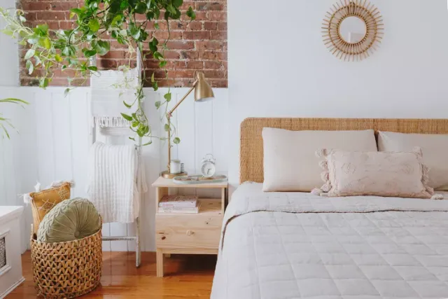 bedroom-organization-tips-2647884-hero-cdb1f3ec89f44417979e6be4acbbde89.webp