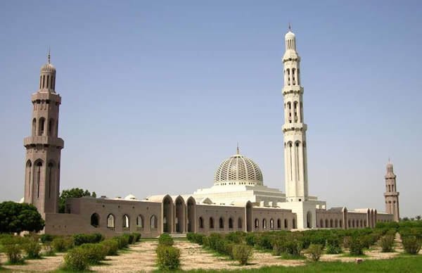 Sultan_Qaboos_Grand_Mosque_Oman.jpg