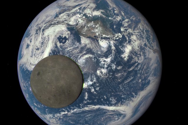 epicearthmoonstill.0.0.png