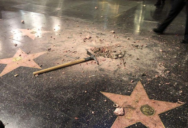 trump-star-hollywood-smash.jpeg