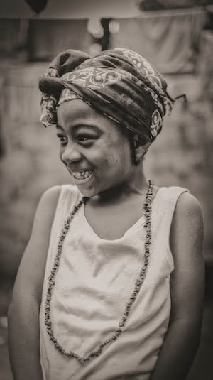 free-photo-of-photo-of-a-girl-wearing-a-turban-and-smiling.jpeg