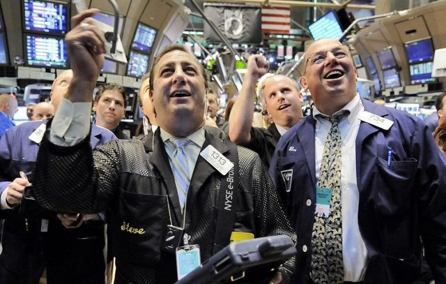 NYSE_Happy-800x509.jpg