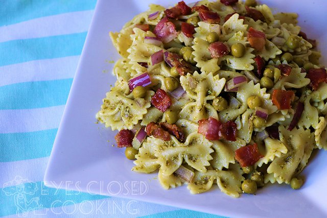 EyesClosedCooking-BaconPestoPasta---04.jpg