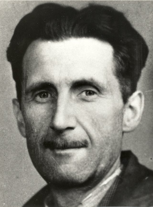 George_Orwell_press_photo.jpg