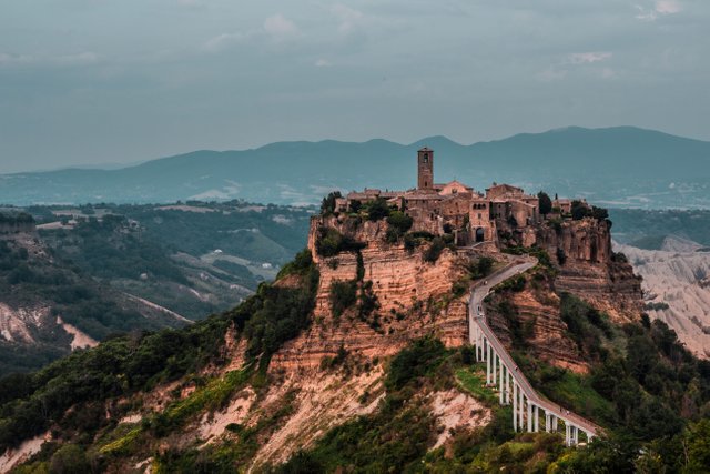 Civita-di-Bagnoregio.jpg