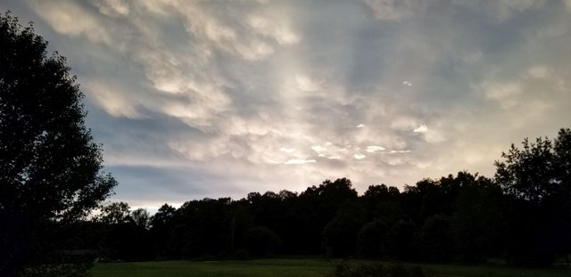 20180627_195248 - Radiant sun trhrough clouds.jpg