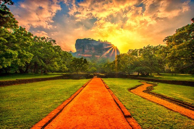 Sigiriya-Rock-Fortress-1.jpg