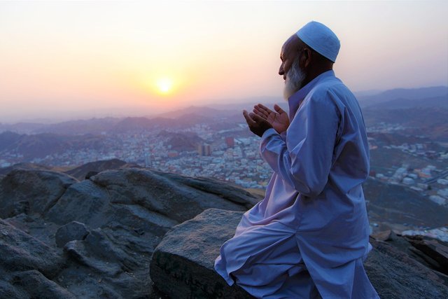 prayer-4753957_1280.jpg