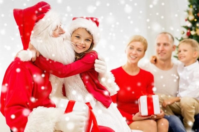 christmas_family-750x500.jpg