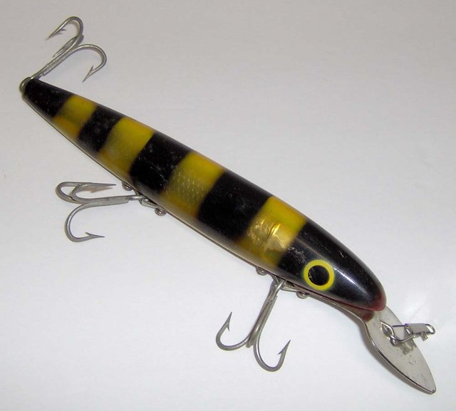 VINTAGE CISCO KID MUSKY size LURE in BUMBLE BEE  lure is 8 long  —  Steemit