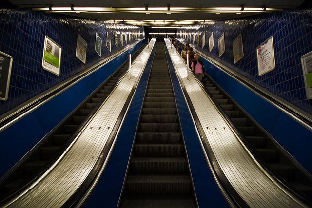 blue-ride-down-in-the-subway_3607090581_o.jpg