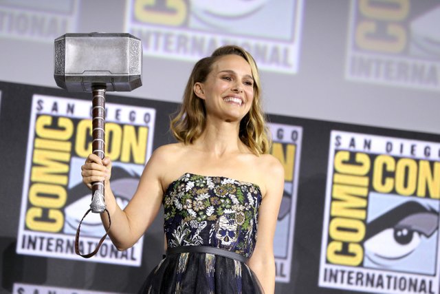 Female Thor.jpg