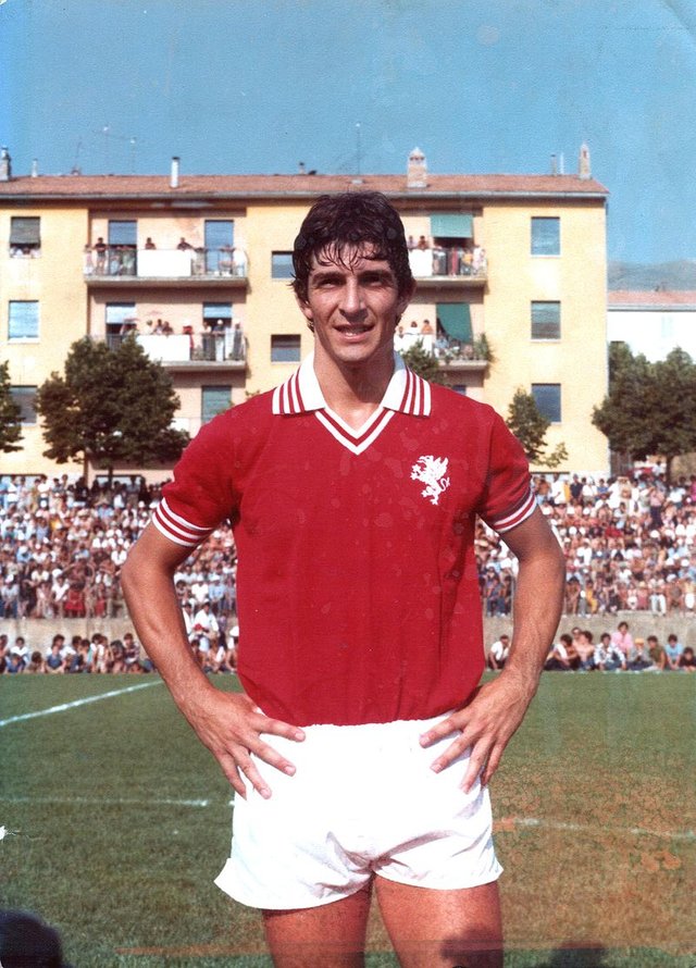 800px-Paolo_Rossi_Pg.jpg