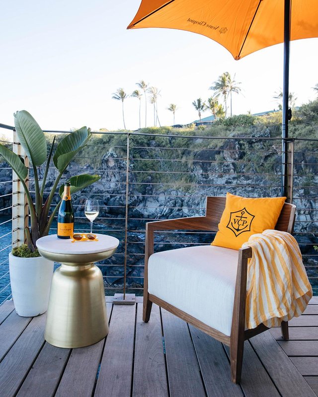 Forbes-MontageKapalua-ChampagneHale-VeuveClicquotMaui-CreditTaraRock.jpg