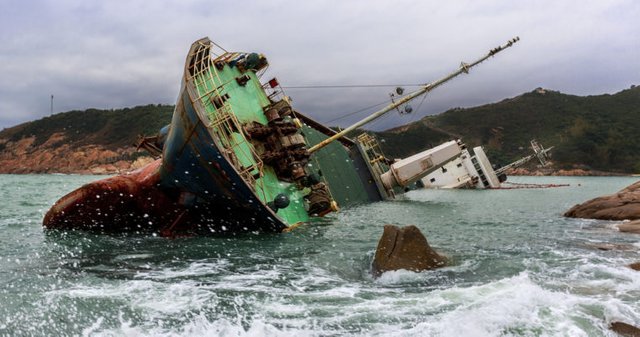 shipwreck-bitcoin-price-sink-drown-760x400.jpg