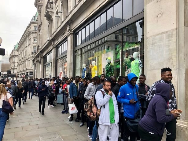 The-queue-at-Nike-Town-for-the-Nigeria-kit-launch.jpg