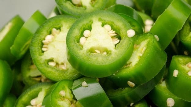 green-chillies-625_625x350_51470981369.jpg