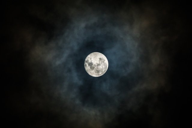 moon-3059861_1280.jpg