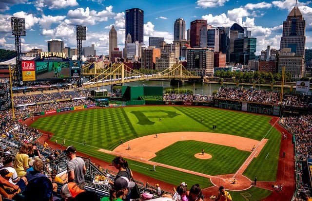 pnc-park-1587285_1920-1.jpg