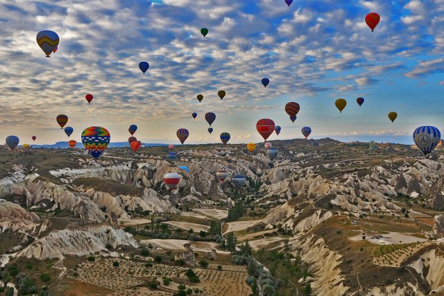 cappadocia-765498_1920.jpg