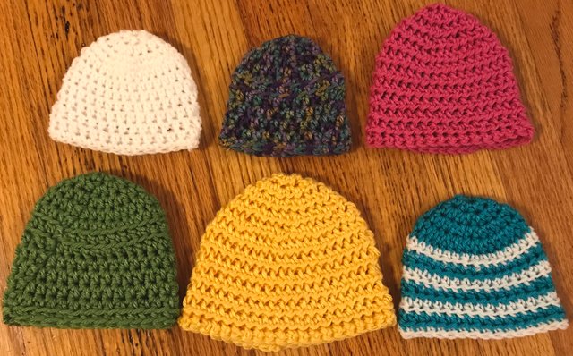 yarn - premie hats.JPG