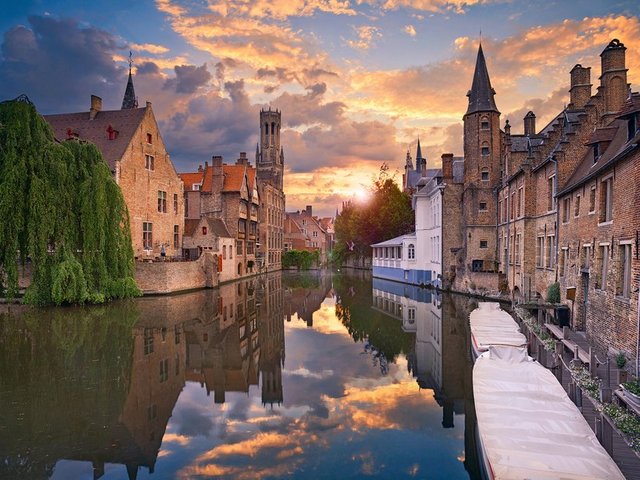 most-beautiful-cities-bruges-cr-alamy.jpg